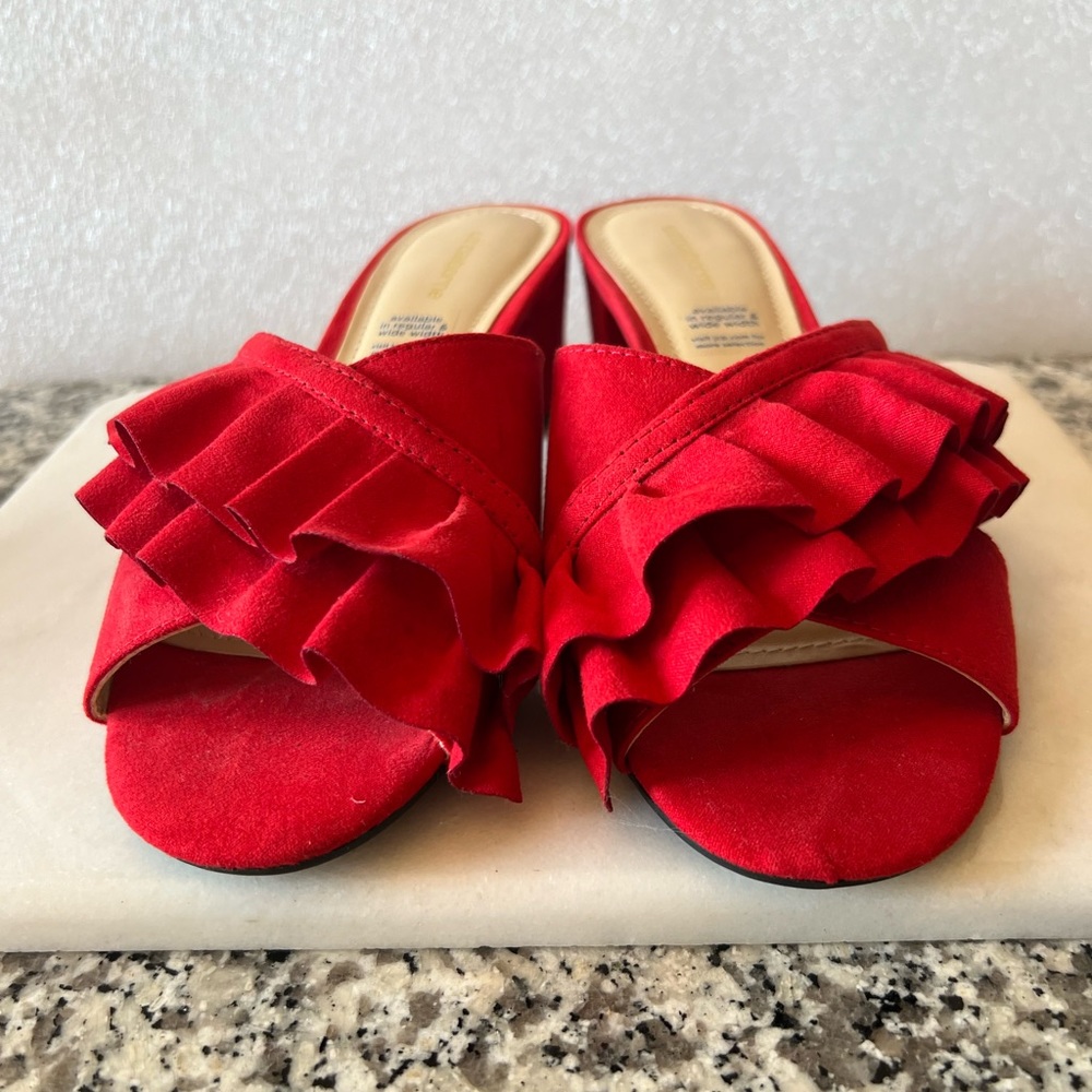 NWOT Liz Claiborne Cerika Red Block Heel Sandals - Picture 2 of 6